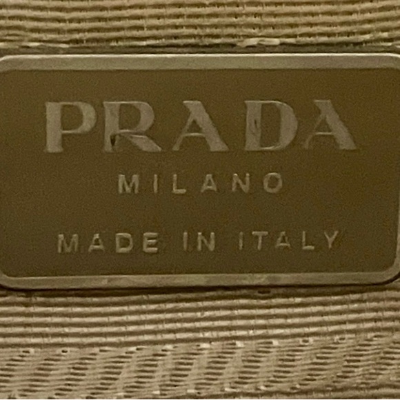 Prada Quilted nylon Tessuto Vintage shoulder bag in GUC - Picture 4 of 16